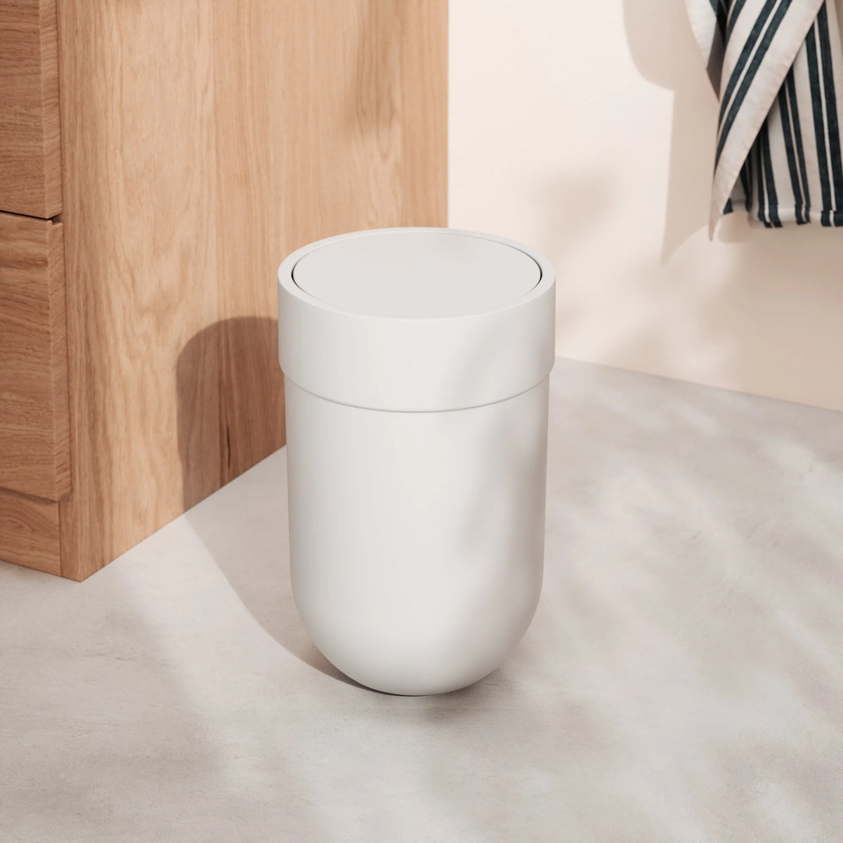 Touch Trash Can